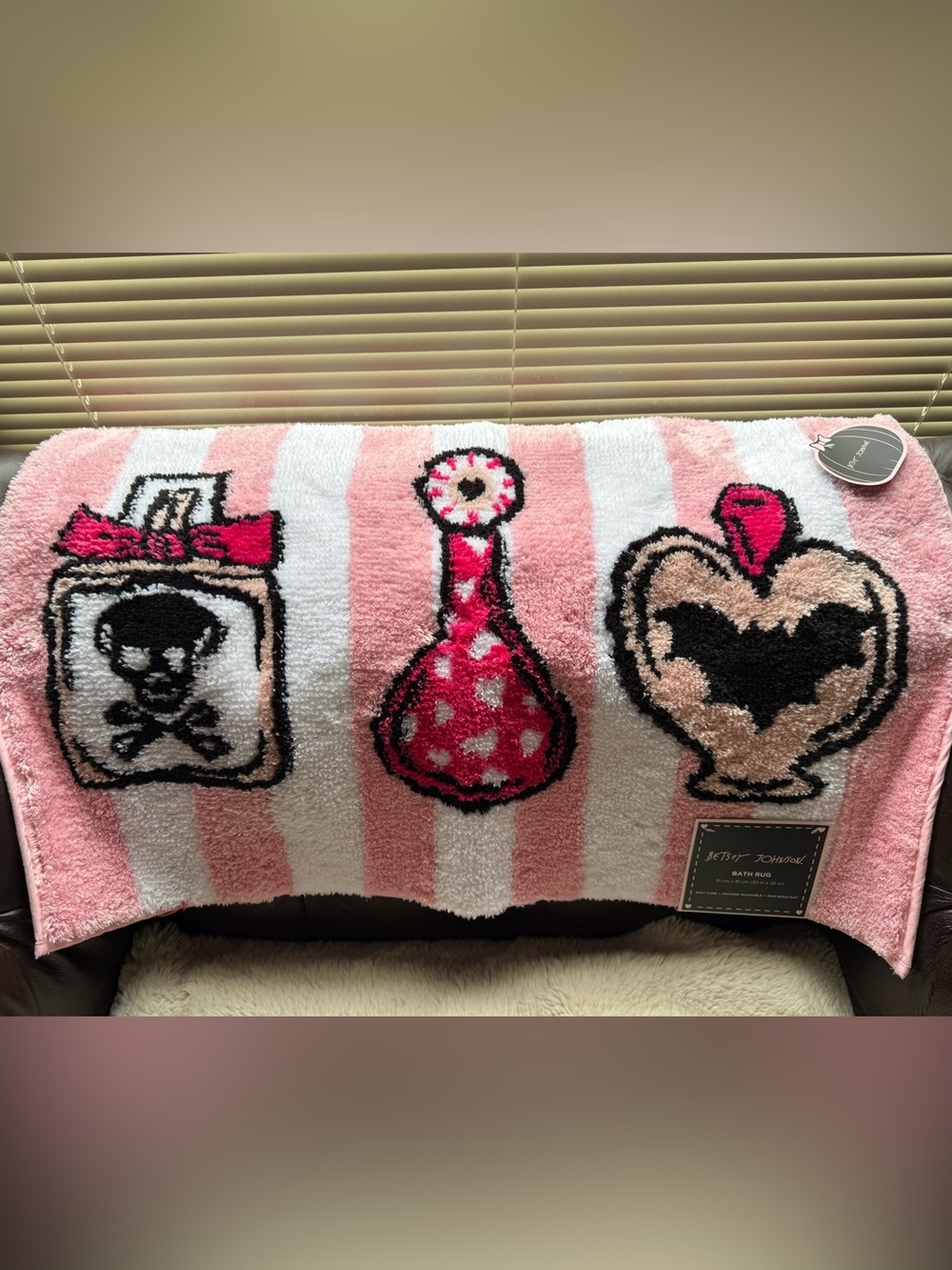 Betsey Johnson NWT Bathroom Rug
